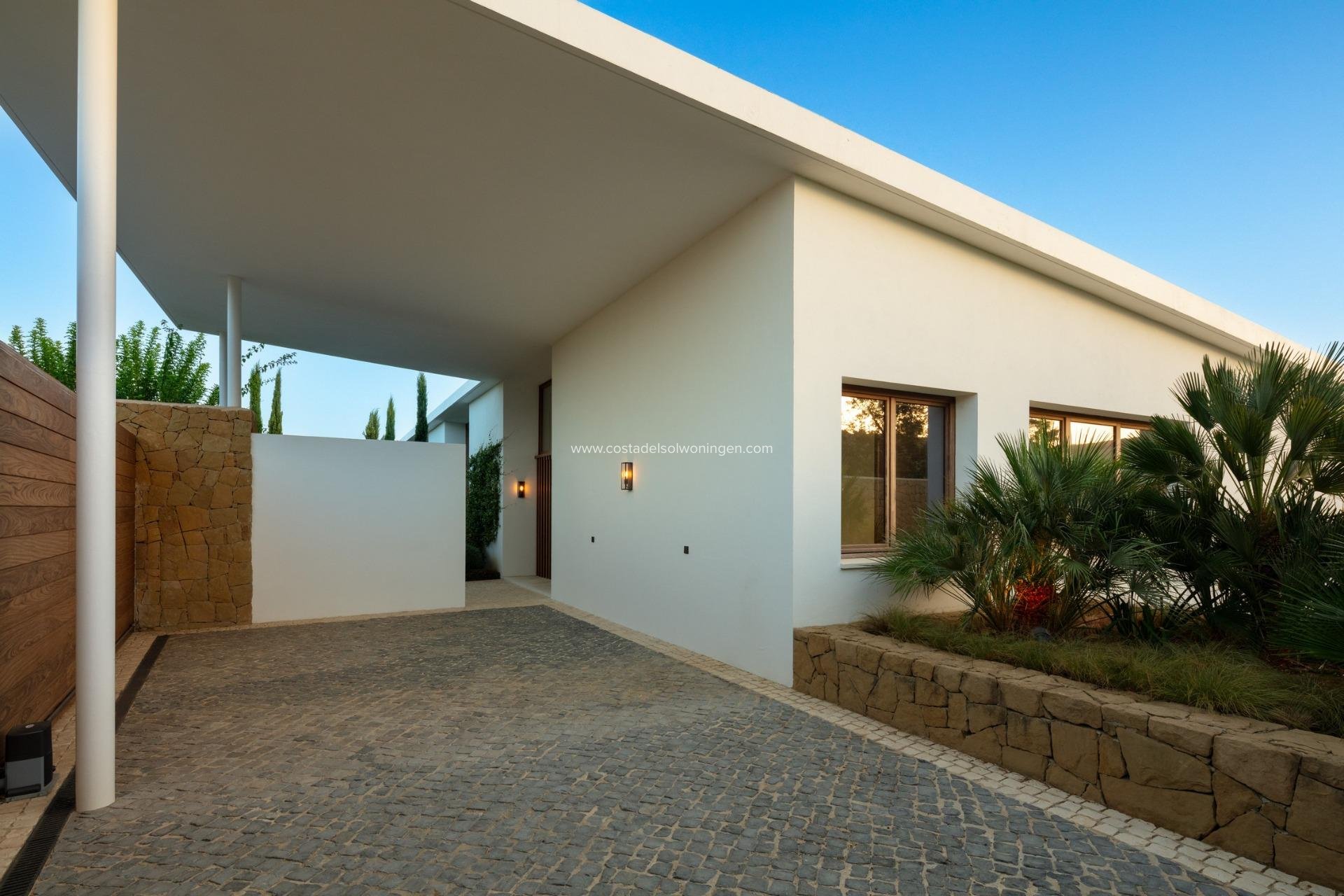 New Build - Villa -
Casares - Pedregales