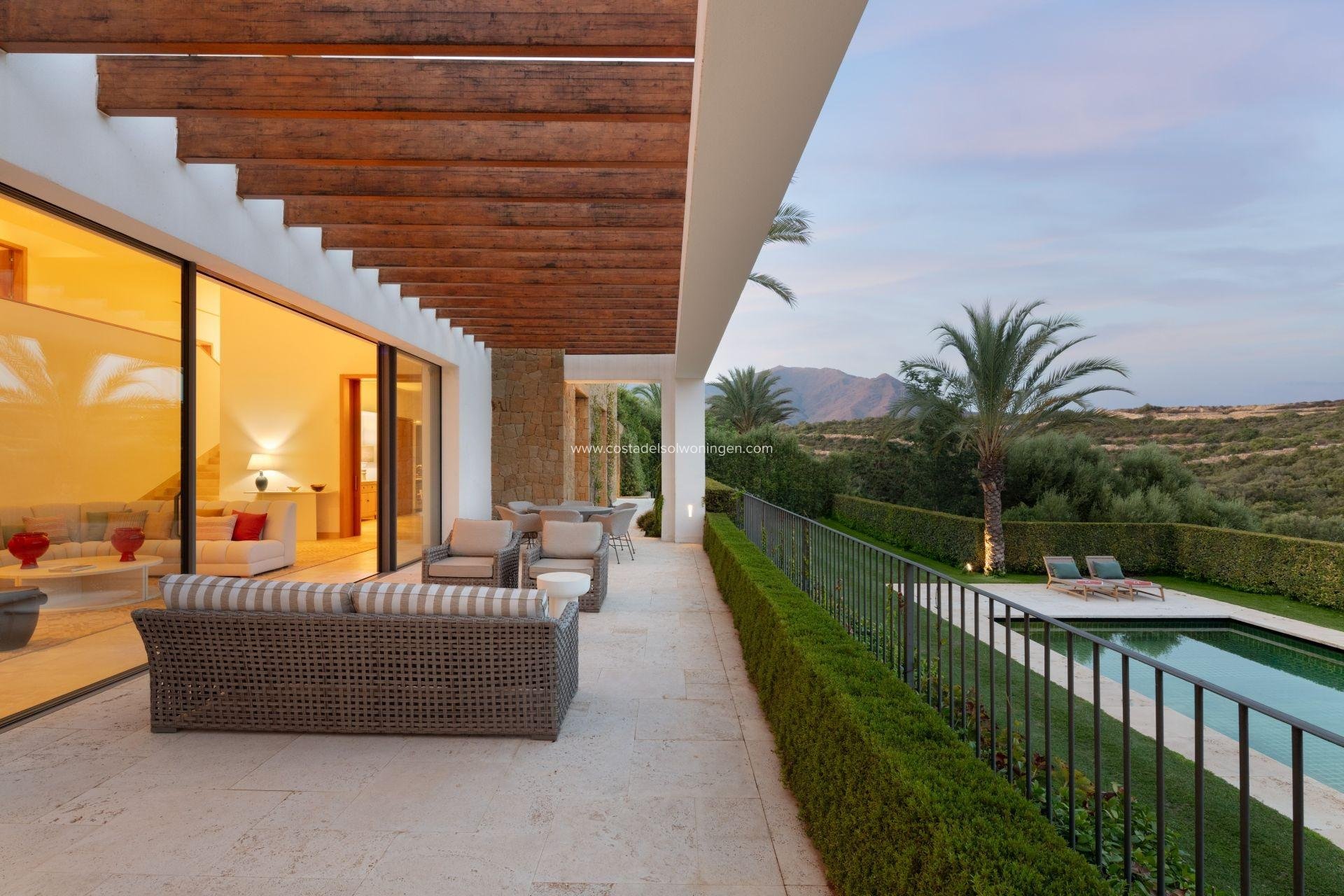 New Build - Villa -
Casares - Pedregales