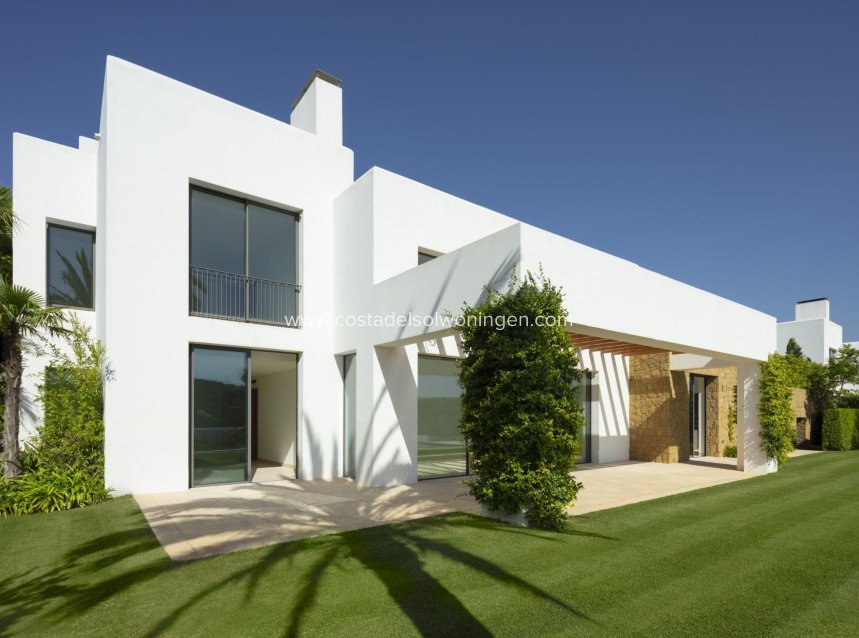 New Build - Villa -
Casares - Pedregales