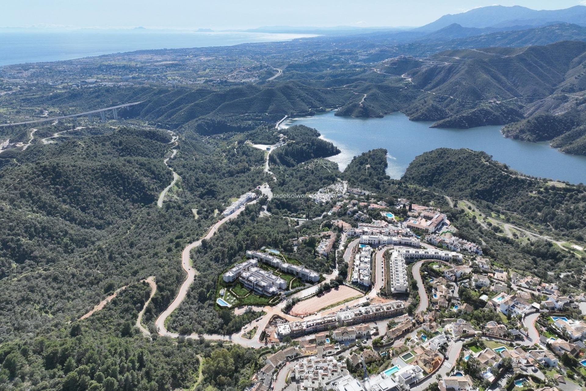 Nowy budynek - Apartament -
Istán - Urbaniz. Cerros del Lago