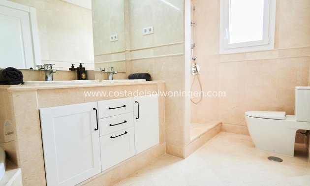 Nowy budynek - Apartament -
Marbella - Nueva Andalucia