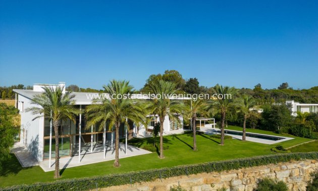 Nieuwbouw Woningen - Villa -
Casares - Pedregales