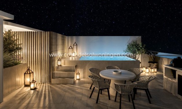 Nowy budynek - Dom -
Monda - Guaro