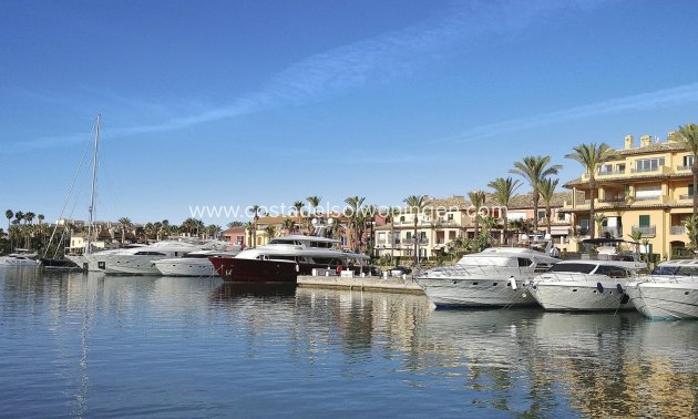 Nowy budynek - Apartament -
Manilva - Bahia De Las Rocas