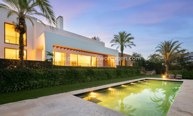 New Build - Villa -
Casares - Pedregales