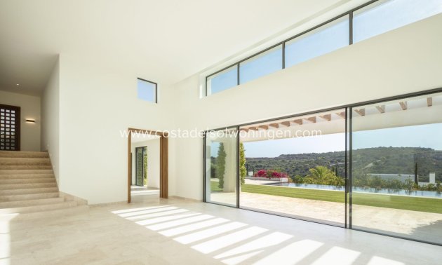 New Build - Villa -
Casares - Pedregales