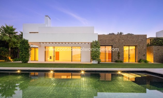 New Build - Villa -
Casares - Pedregales